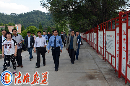 参观警示教育基地 - 复件(1).jpg
